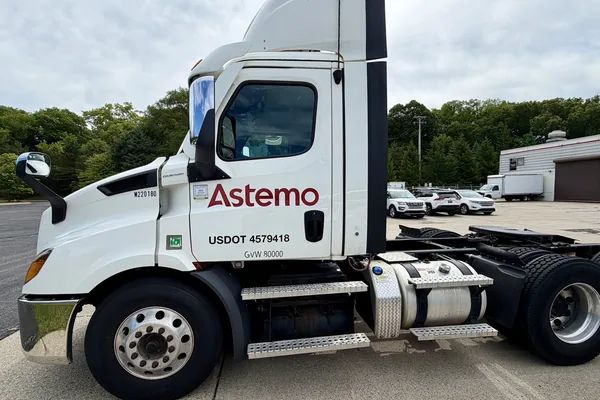 An Astemo Class 8 tractor unit in fleet livery